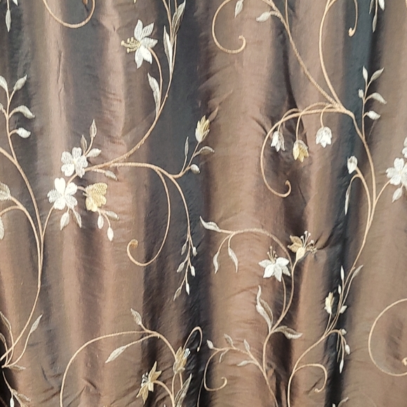 Curtain panel - Picture 2 of 3